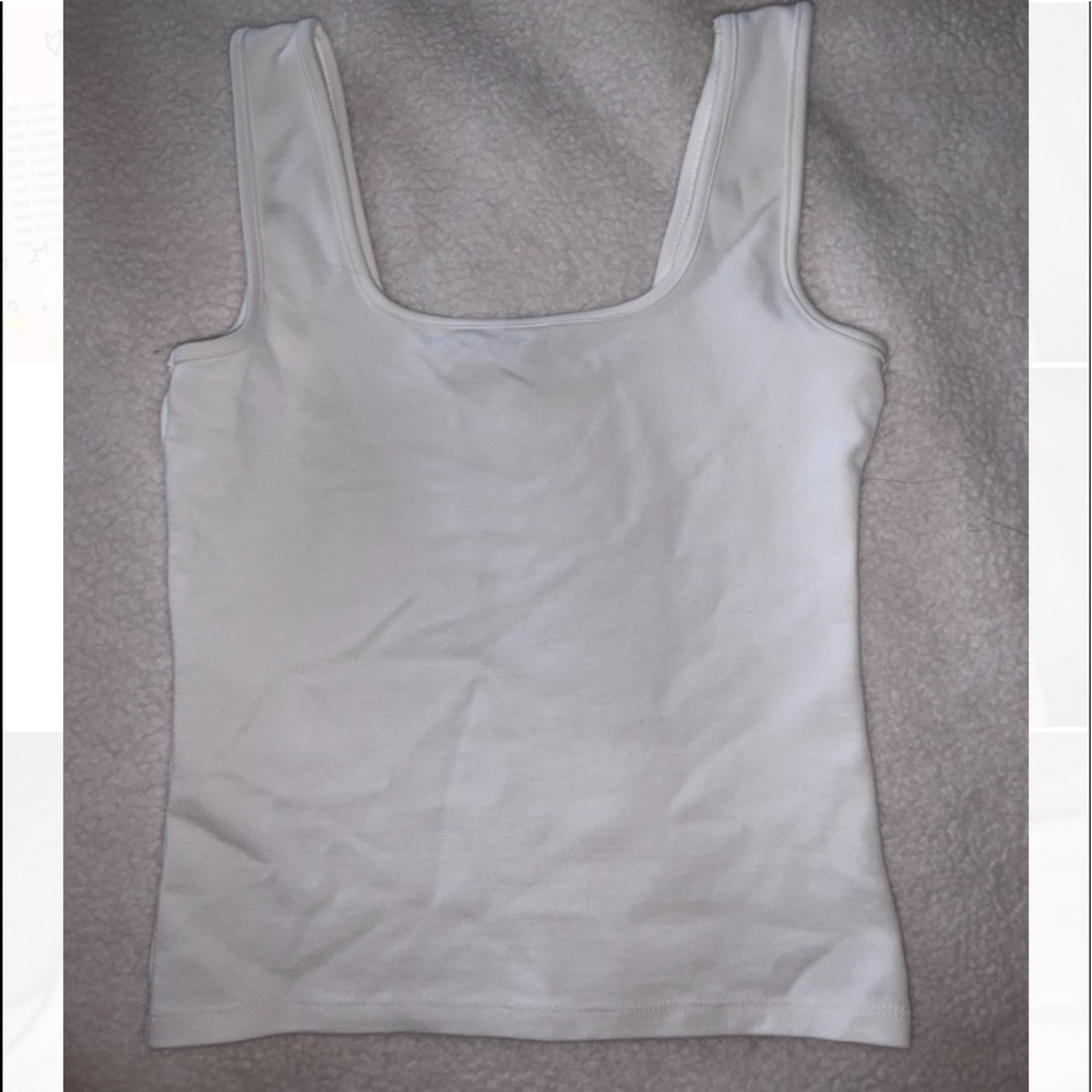 cropped Hollister white tank top